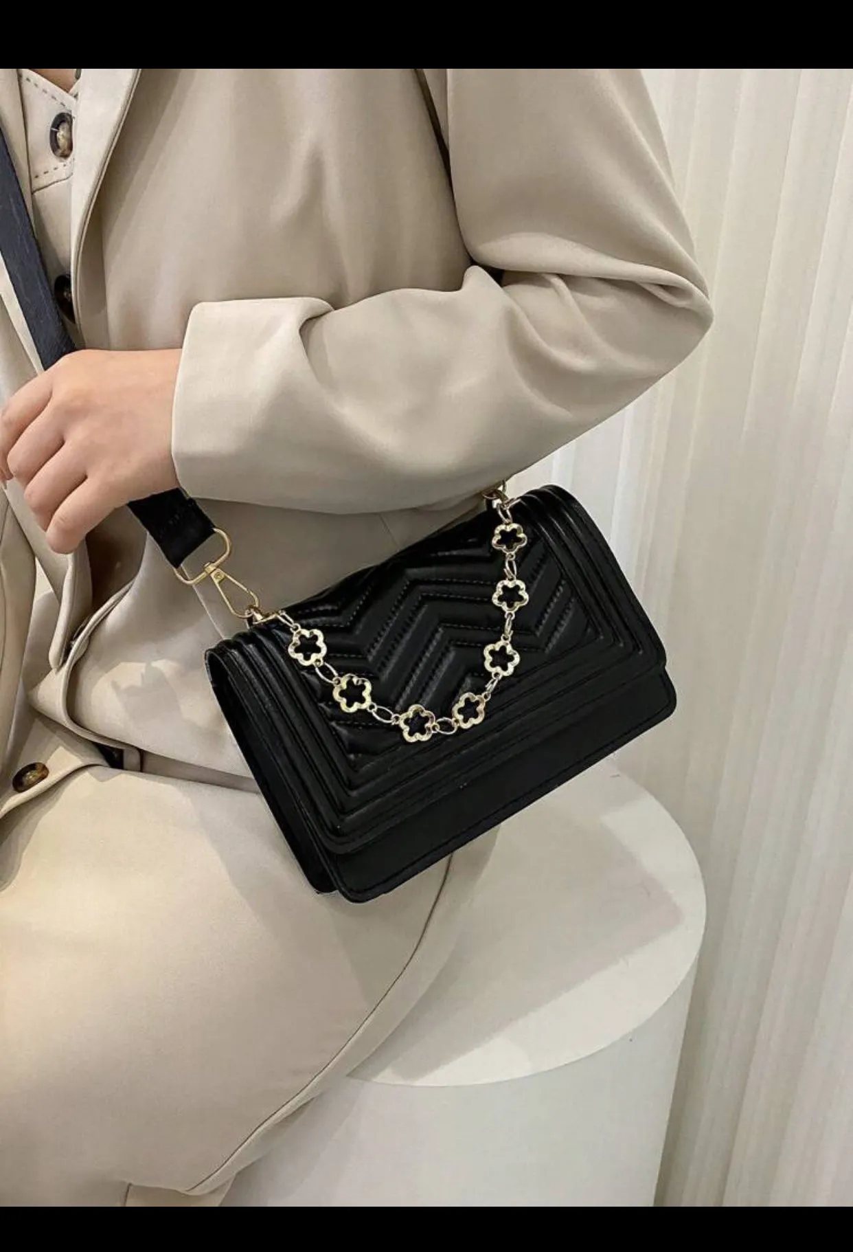 2025 New Trendy fashion one shoulder dialogue packege,Simple diamond grid popular handbag (imported)
