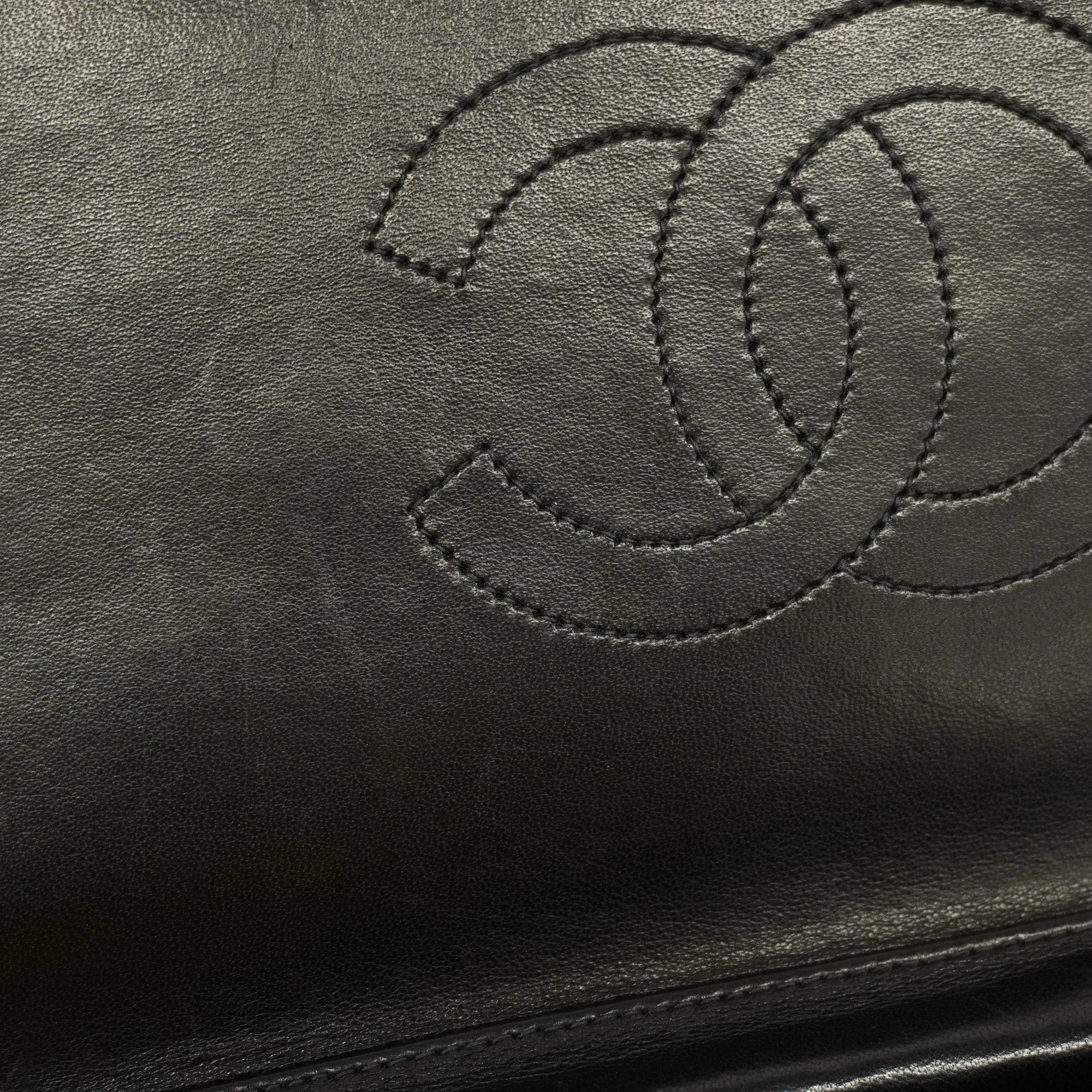 CHANEL   Matelasse Chain Shoulder Women's Leather Shoulder Bag Black Leather Shoulder Bag Black