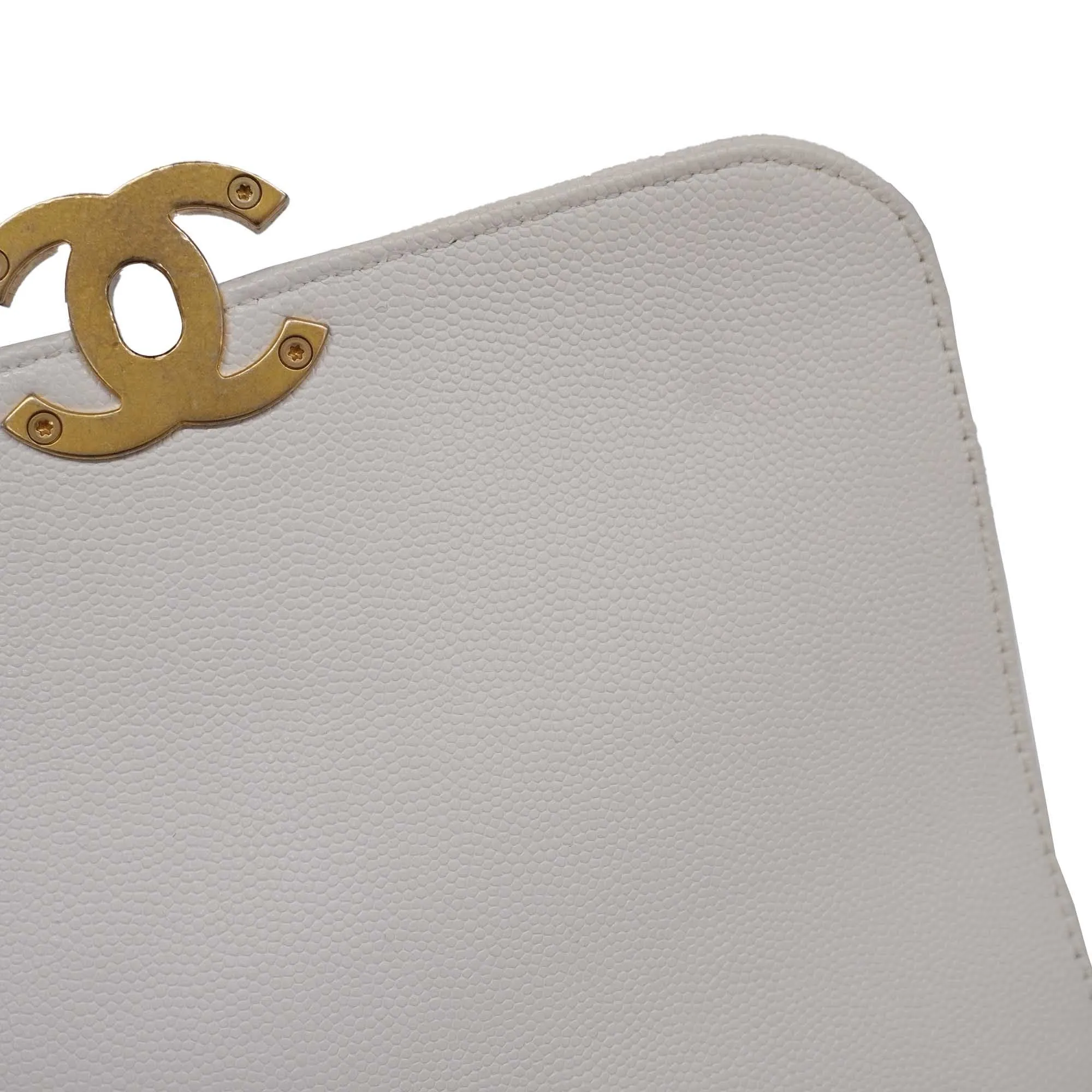 CHANEL   Matelasse Chain Shoulder Women's Leather Shoulder Bag White