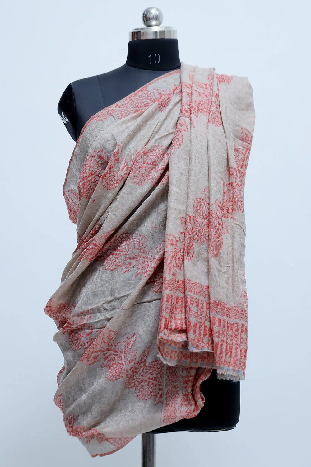 Diagonal Kani Design Using Fawn And Red Colour Add Up The Designer And Royal Look.
