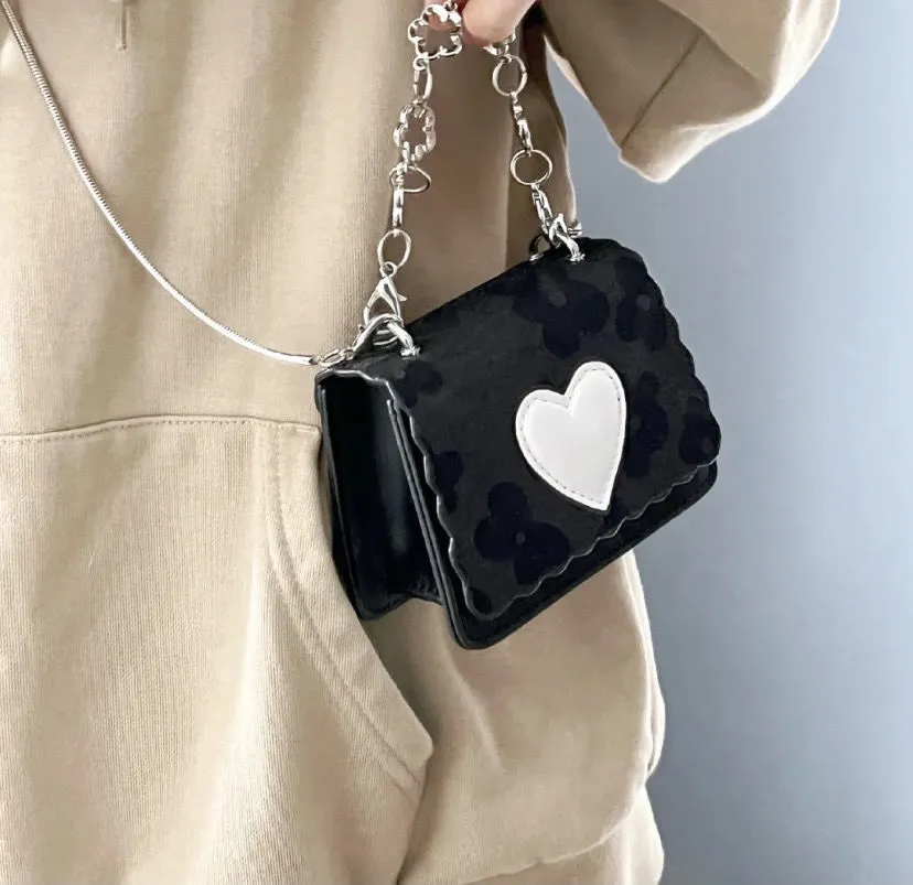 Heart Flap Shoulder Bag