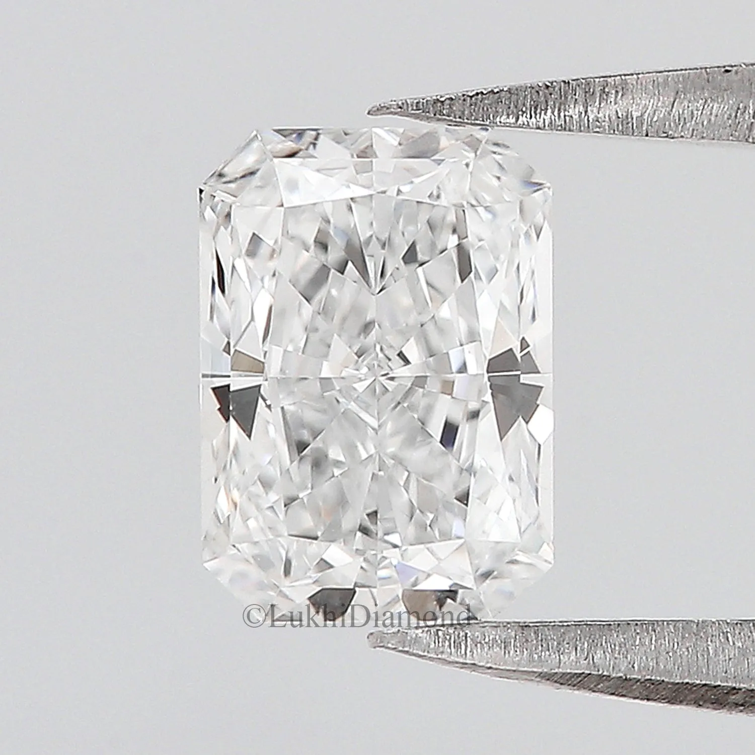 IGI Certified 1 CT Radiant Brilliant Cut E/F Color VS Clarity Lab Grown cvd Diamond Cut Cornered Rectangular Modified Brilliant Diamond Q155