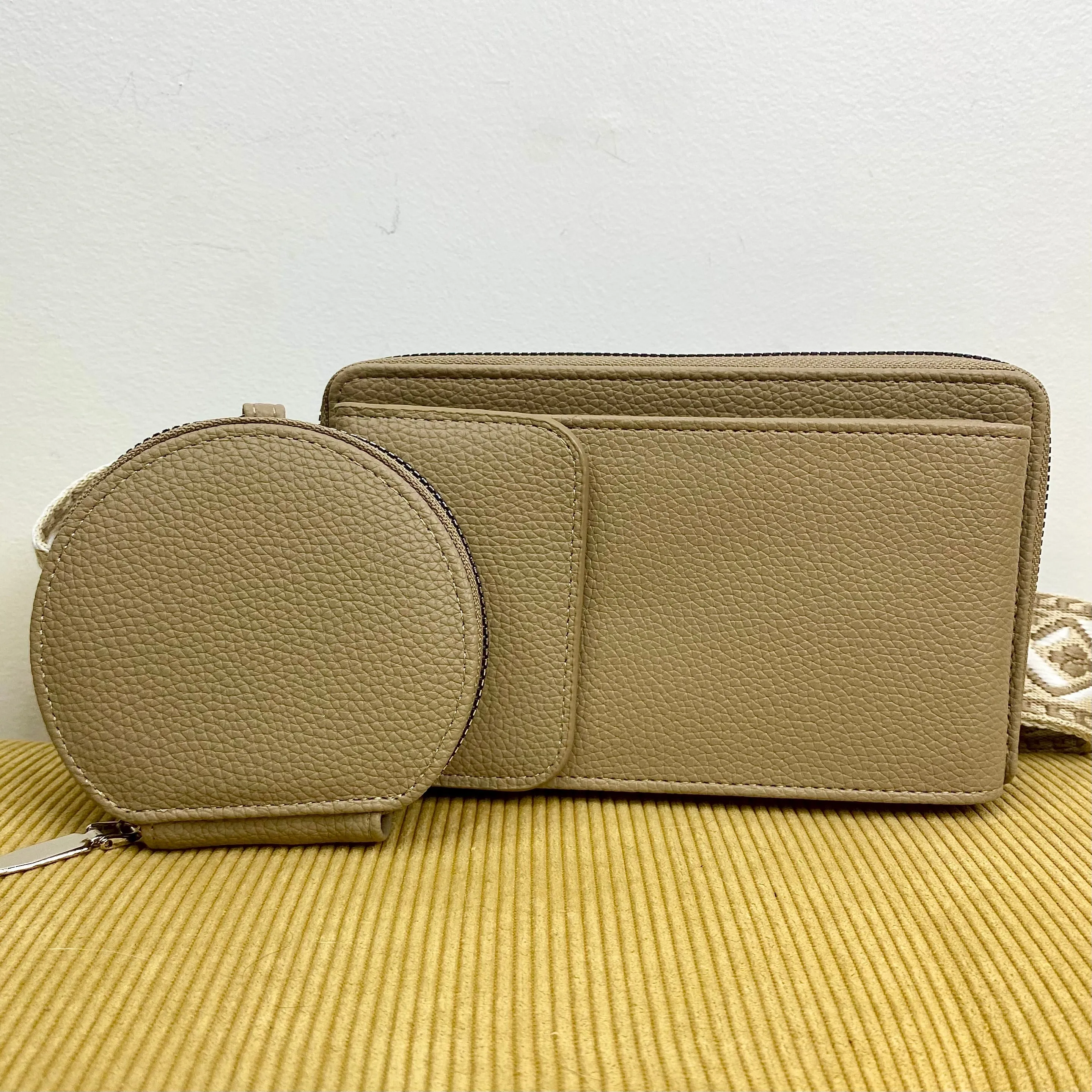Iris Phone Wallet