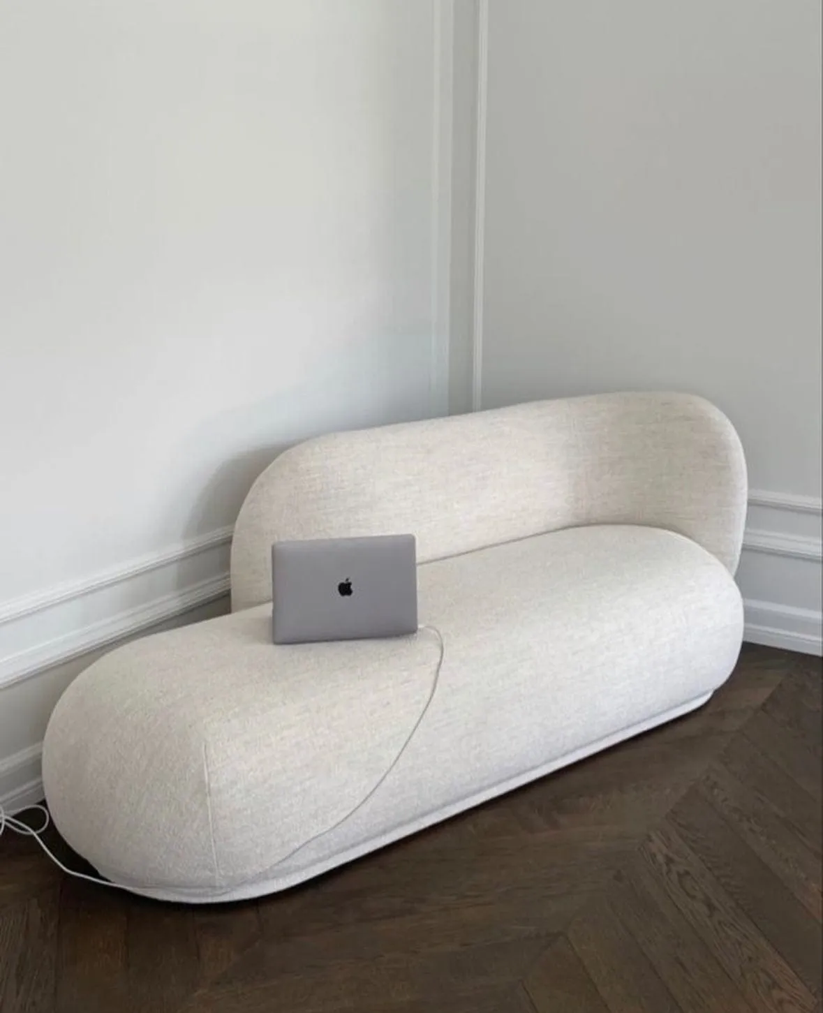 Jerard Scratch Resistant Curve Sofa