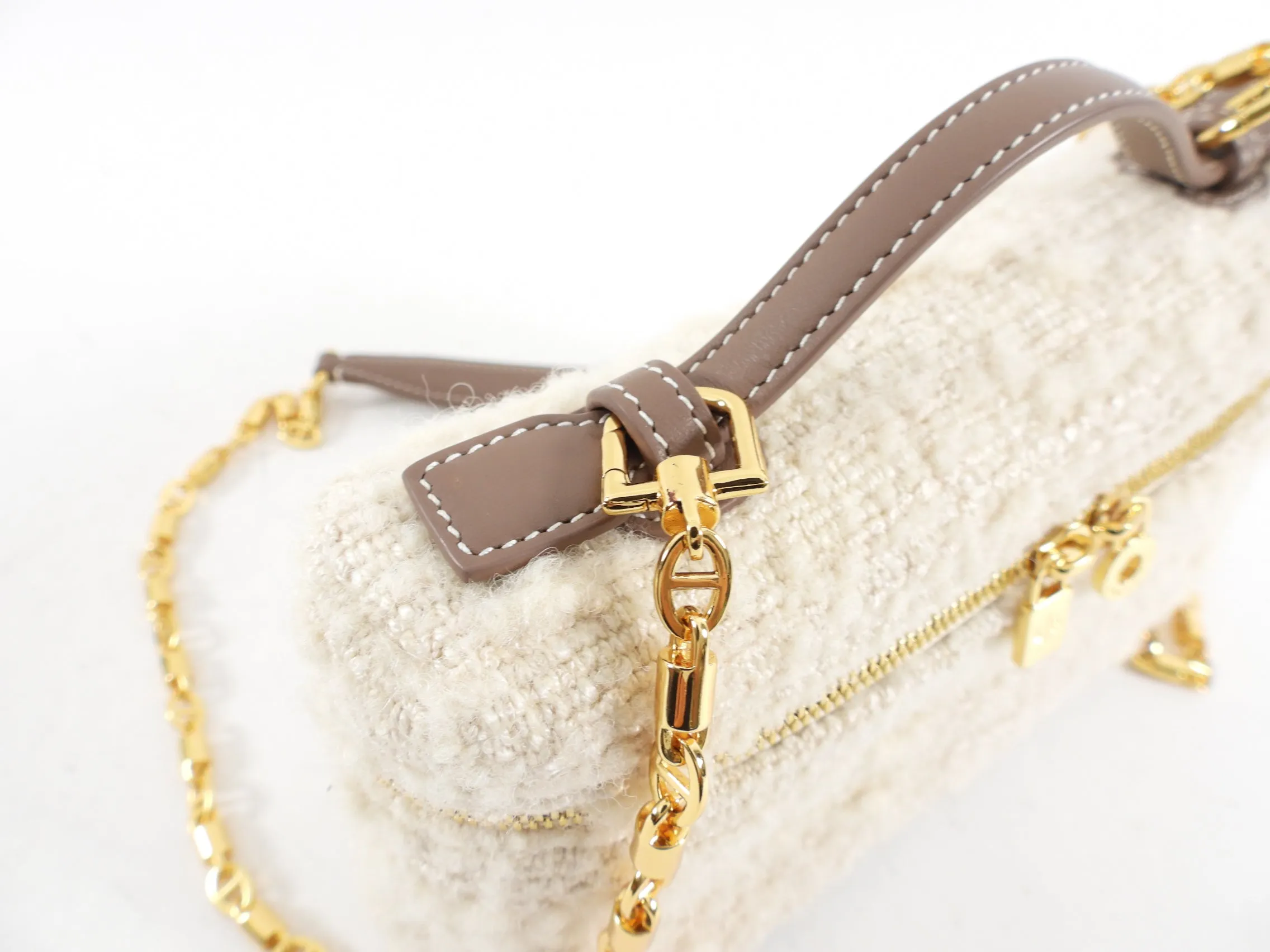 Loro Piana Ivory Boucle Wool Extra Pocket L19 Chain Bag