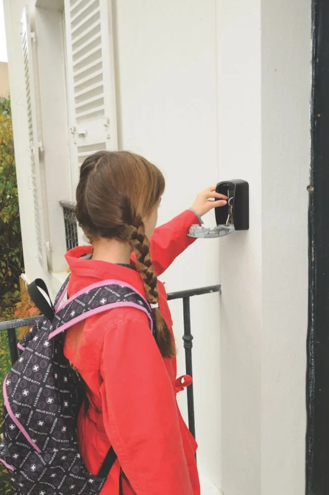 Master Lock Water-Resistant Combination 5-Key Safe