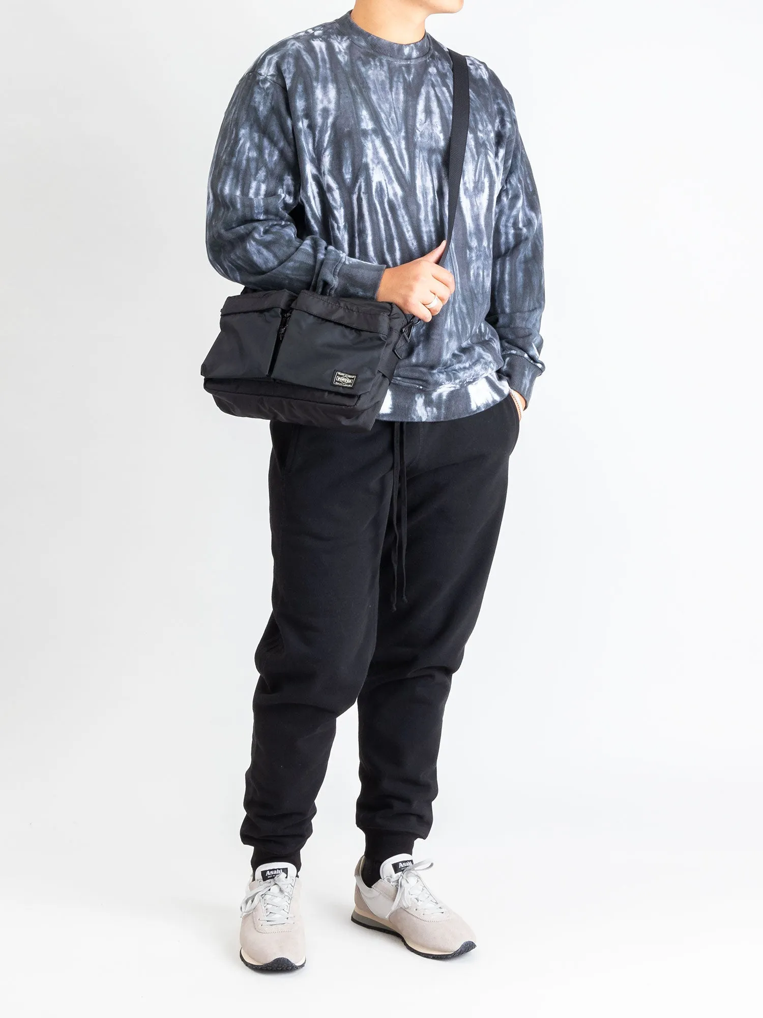 "Force" Shoulder Bag (S) in Black