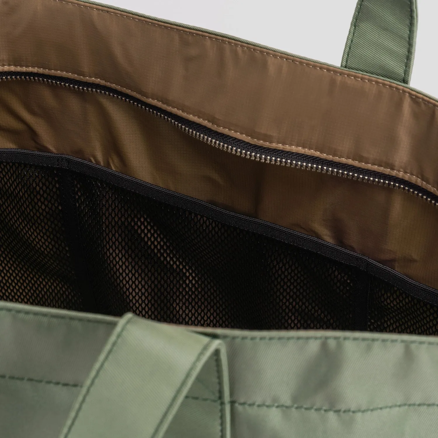 Staple Travel Tote Olive