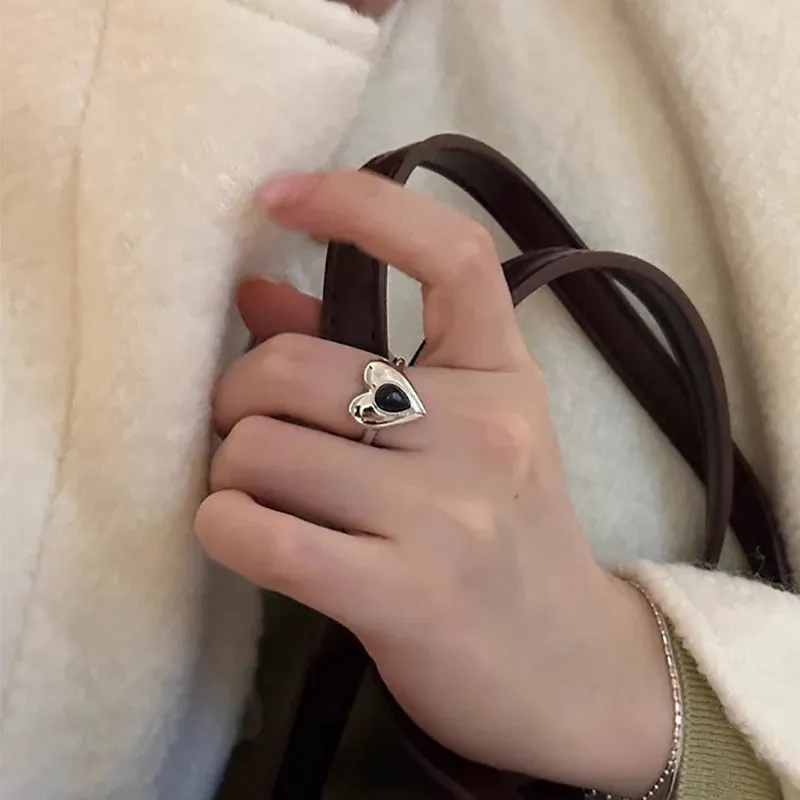 VAIGE Elegant Heart Shaped Black Zircon Silver Ring