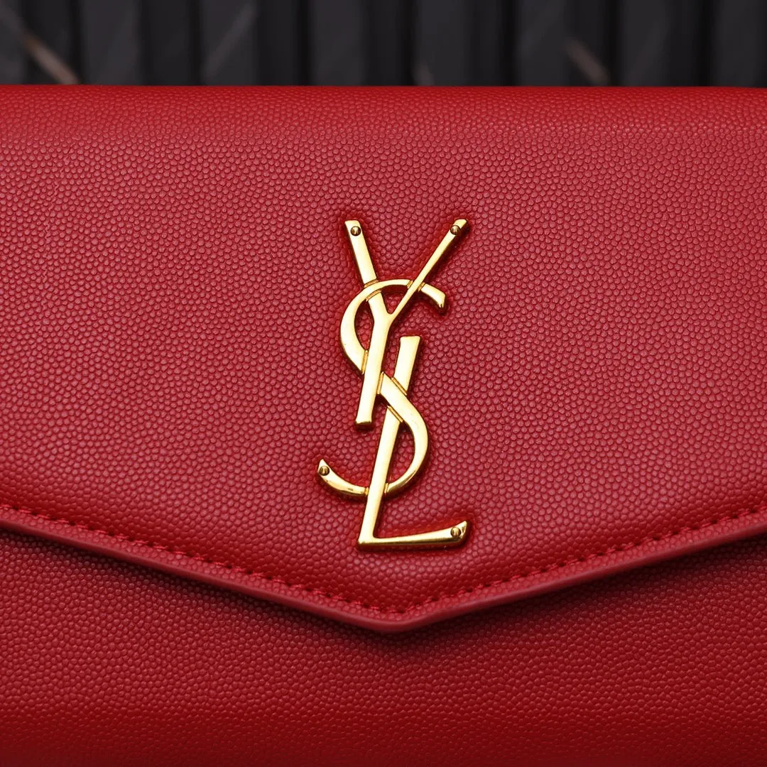 YSK188 Uptown Chain Wallet in Leather / 19 x 12 x 3 CM / 7.4 x 4.7 x 1.1 INCHES
